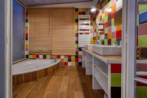 NOCNOC- Le Fortunio- Vieux Port & Place aux Huiles - image 5