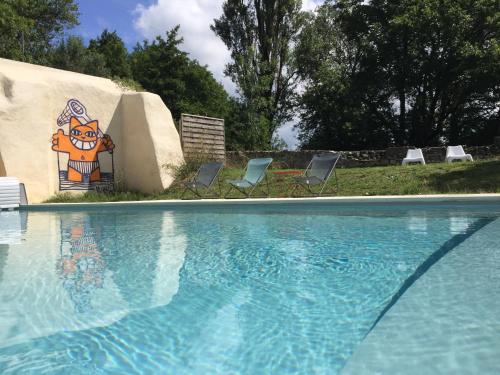 Les pieds dans l'eau, gîte Gervanne - Rivière privée - Piscine