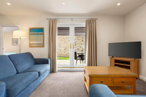 Trenython Manor Resort Room Type - One-Bedroom Cottage with Patio