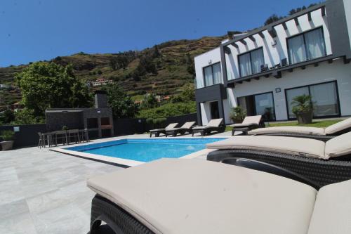 Eden Blue Villa - image 14