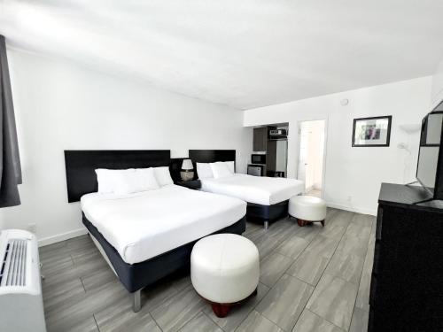 Beach Gardens Room Type - Queen Studio with Two Queen Beds