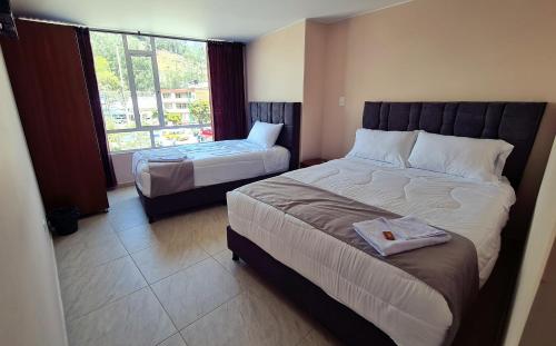 1 double bed, 1 twin bed