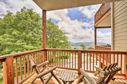 Beech Mountain Condo with Deck, Trails On-Site! - Apartment - Beech Mountain