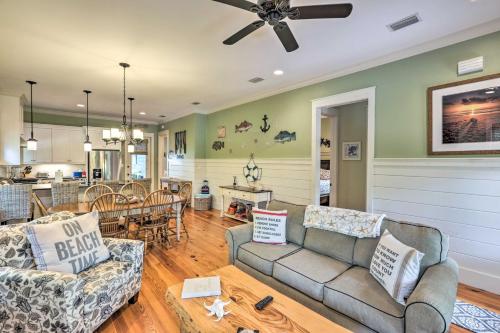 Breezy Home w/ Grills, Pool & Beach Access! in Carrabelle