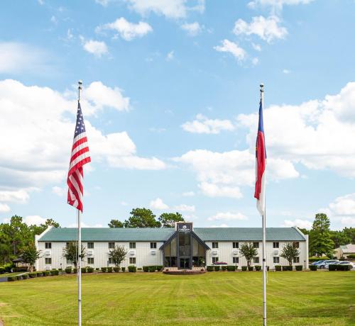 Carolina Pine Inn near Southern Pines-Pinehurst