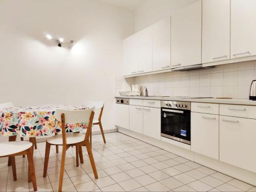Central Mariahilfer Apartment 4 min to the city shopping center and Schönbrunn Palace, Wien