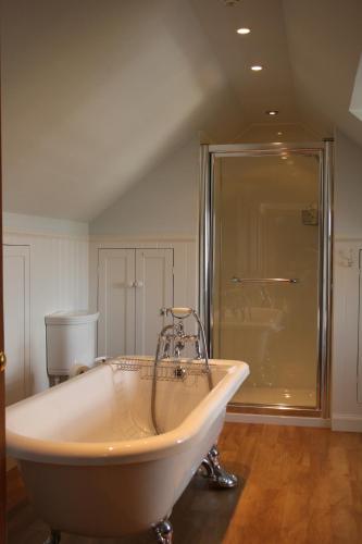 Ванна кімната, Dunallan Guest House in Грентаун он Спей
