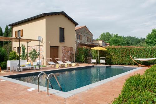 I Ginepri exclusive CountryHouse, 15pax, private pool, Aulla