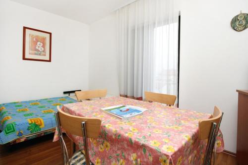 Apartments with a parking space Vantacici Krk - 427 - image 12