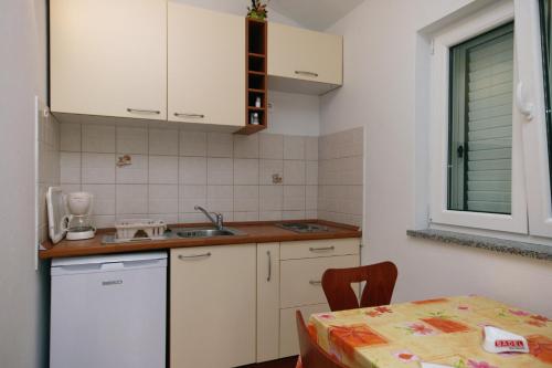 Apartments with a parking space Vantacici Krk - 427 - image 9