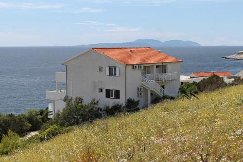  Apartments and rooms by the sea Milna, Hvar - 555, Pension in Hvar