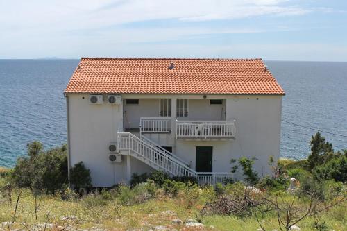  Apartments and rooms by the sea Milna, Hvar - 555 in Hvar
