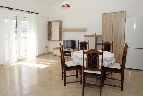 Apartments by the sea Pag - 529 - image 11