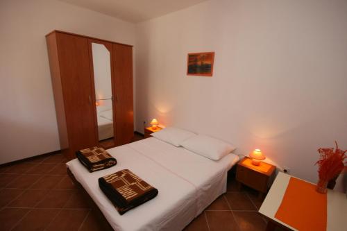 One-Bedroom Apartment with Terrace image 9