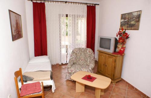 Two-Bedroom Apartment with Terrace room in Apartments by the sea Mandre Pag - 523