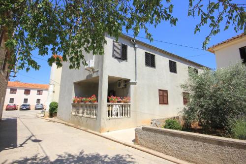  Apartments with a parking space Sali, Dugi otok - 447, Pension in Sali bei Vala