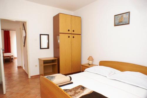 Two-Bedroom Apartment with Terrace image 10