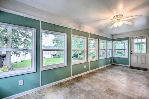 Lakefront Macon Getaway Grill, Pet Friendly! in Macon, USA