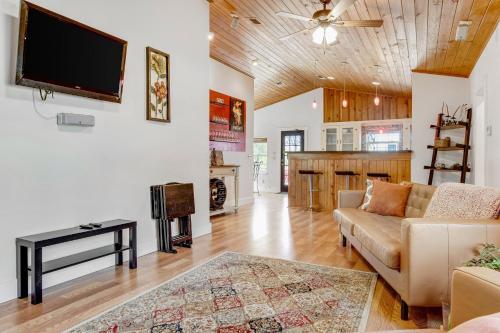 River Rock Cottage in Fredericksburg, USA