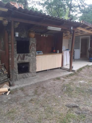 Pensiunea Pescărie La Nelu (Pensiunea Pescarie La Nelu) in Riu De Mori
