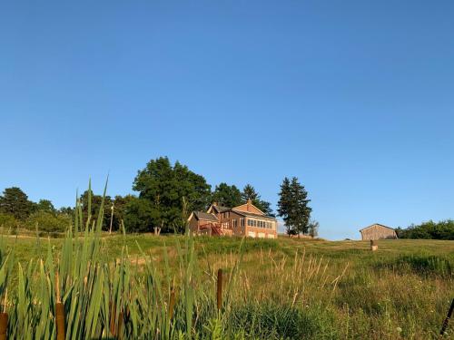 View, Serene 6BR country home on 325 acres ATV for rent in Weirton (WV)
