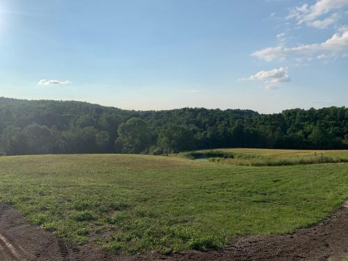 Serene 6BR country home on 325 acres ATV for rent in Weirton (WV)