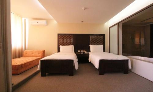 Coron Gateway Hotel and Suites in Coron