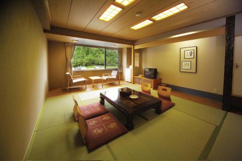 Japanese-Style Family Room - Non-Smoking