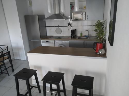 مطبخ, A Poitiers, 2 chambres, très bel appartement de 65 m2 (A Poitiers, 2 chambres, tres bel appartement de 65 m2) in Saint-Eloi