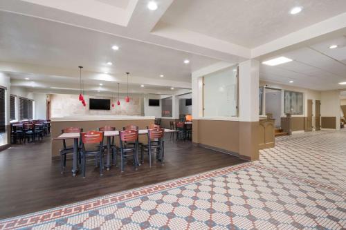 餐飲選擇, Comancheria Hotel & Convention Center in 羅頓 (OK)