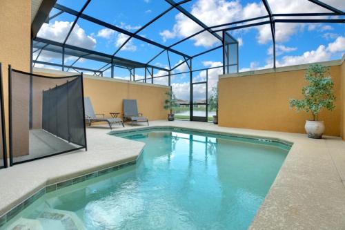 4 Bedrooms - 3 Bathrooms - Paradise Palms 8881 Cp, Osceola