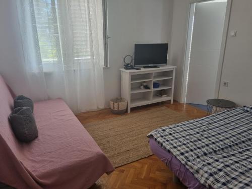 One-Bedroom Apartment with Terrace and Sea View image 10