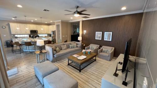 3830 Premier Villa 6Bd Private Pool and Game Room thumb 3