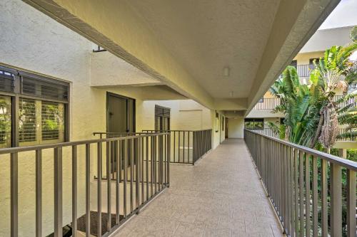 Luxury Sanibel Condo with Ocean View Steps to Beach