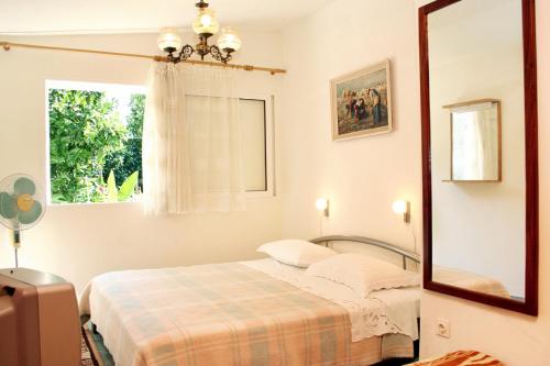 Apartments with a parking space Hvar - 624 - main image