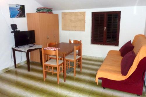 Apartments by the sea Mudri Dolac Hvar - 595 - image 3