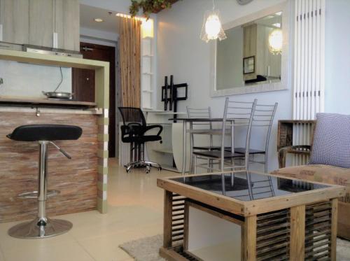 Modern Japanese-Inspired Cozy Retreat near BGC