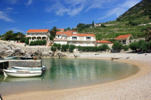  Apartments by the sea Podobuce, Peljesac - 631, Pension in Podobuče