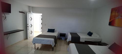 2 double beds