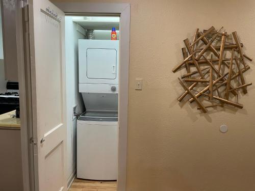 125-#3 Comfy cozy 1BA nearby riverwalk in San Antonio, USA