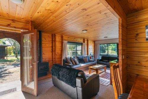 湯加里羅旅館 (Tongariro Lodge) in 圖朗伊