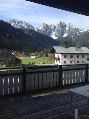Chalet Gamsjäger in Gosau, Österreich