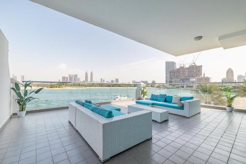 2BDR apartment with full sea view and Dubai Marina view Azure Residences - image 6