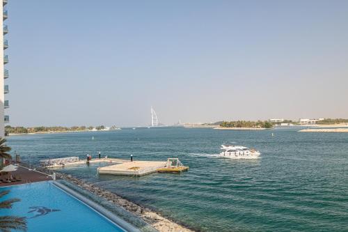 2BDR apartment with full sea view and Dubai Marina view Azure Residences - image 7