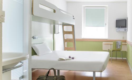 ibis budget Basel Pratteln - image 8