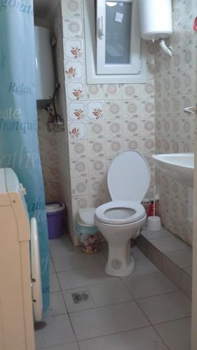 Bathroom, Room to rent-shared wc in Kavala