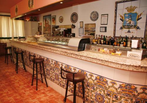 . Hostal Cuatro Esquinas