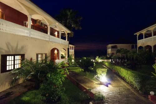 Lemon Creek Hotel Resort in Bijilo