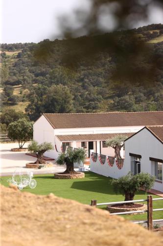  Hacienda Cantalapiedra, Unterkunft in El Ronquillo