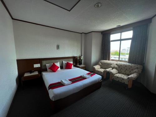 River Grand Hotel Hat Yai Room Type - Family Suite
